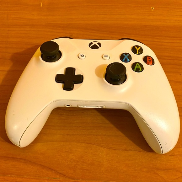 Xbox One Wireless controller - Picture 1 of 2
